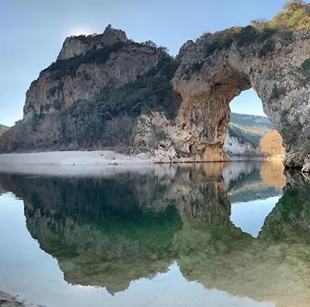 別荘 Au Pieds Des Gorges De L'ardeche