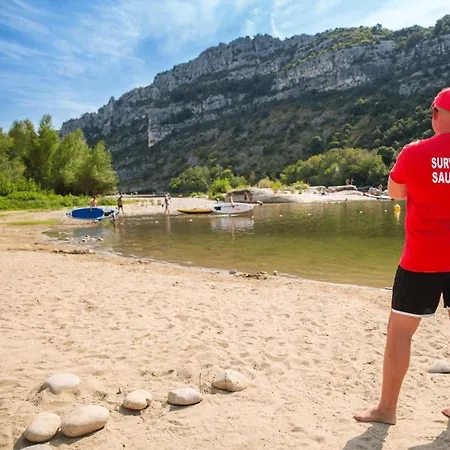 Au Pieds Des Gorges De L'ardeche *