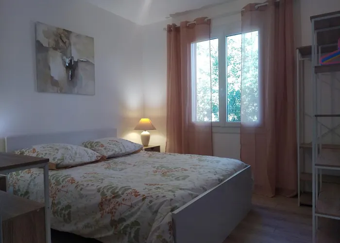 Au Pieds Des Gorges De L'ardeche Casa de Férias *