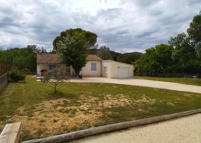Au Pieds Des Gorges De L'ardeche Casa de Férias *
