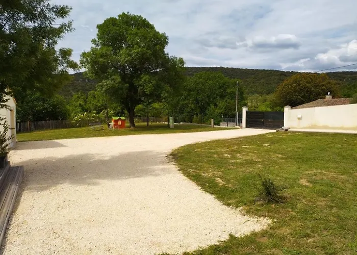 Au Pieds Des Gorges De L'ardeche Casa de Férias