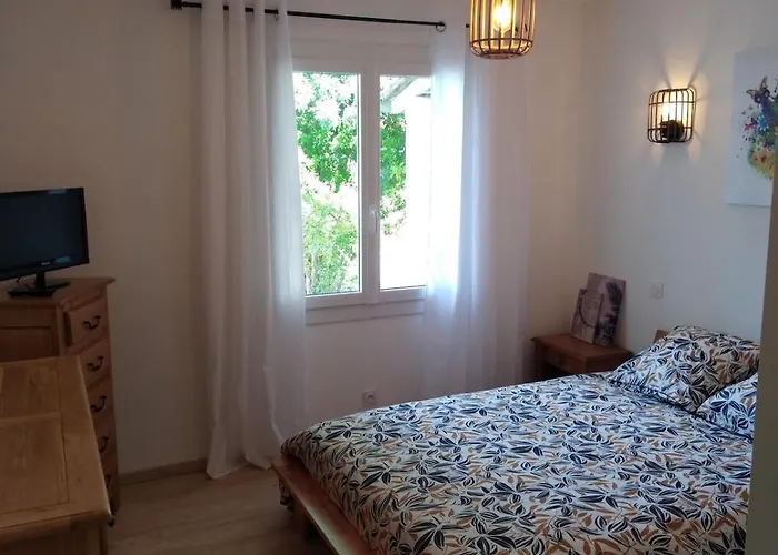 Au Pieds Des Gorges De L'ardeche Casa de Férias *