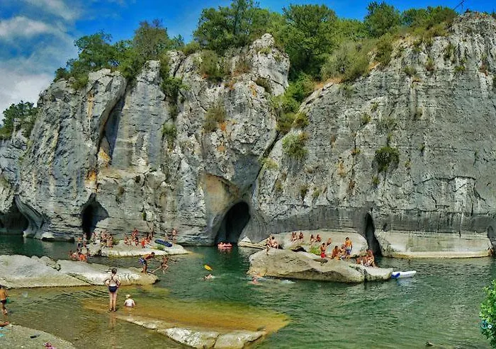 Au Pieds Des Gorges De L'ardeche Casa de Férias *