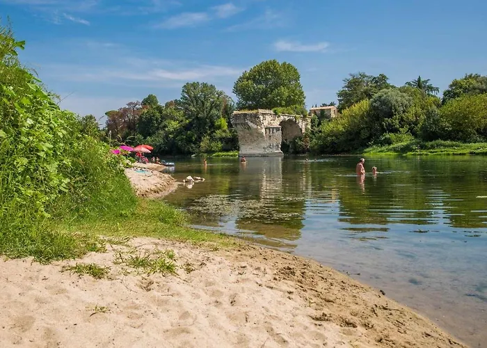Au Pieds Des Gorges De L'ardeche Casa de Férias